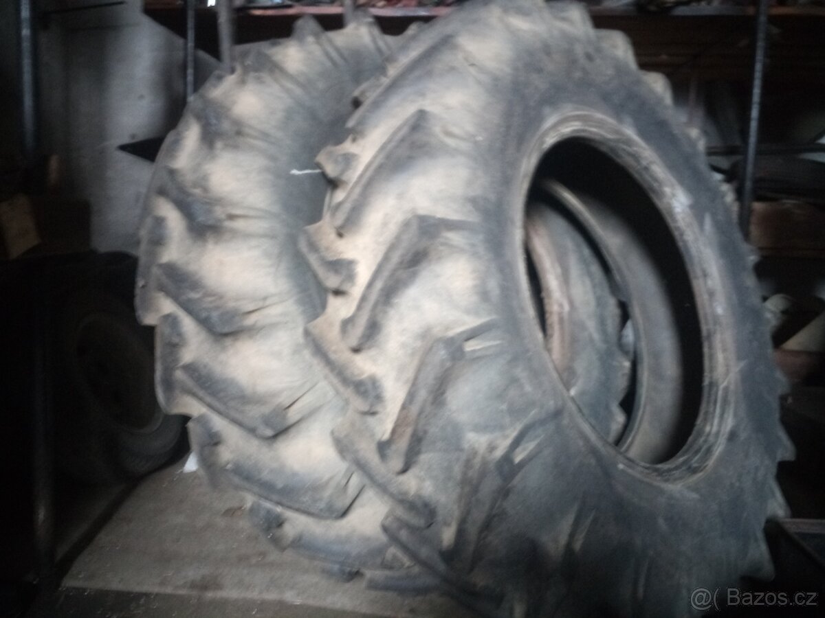 Traktor pneumatiky
