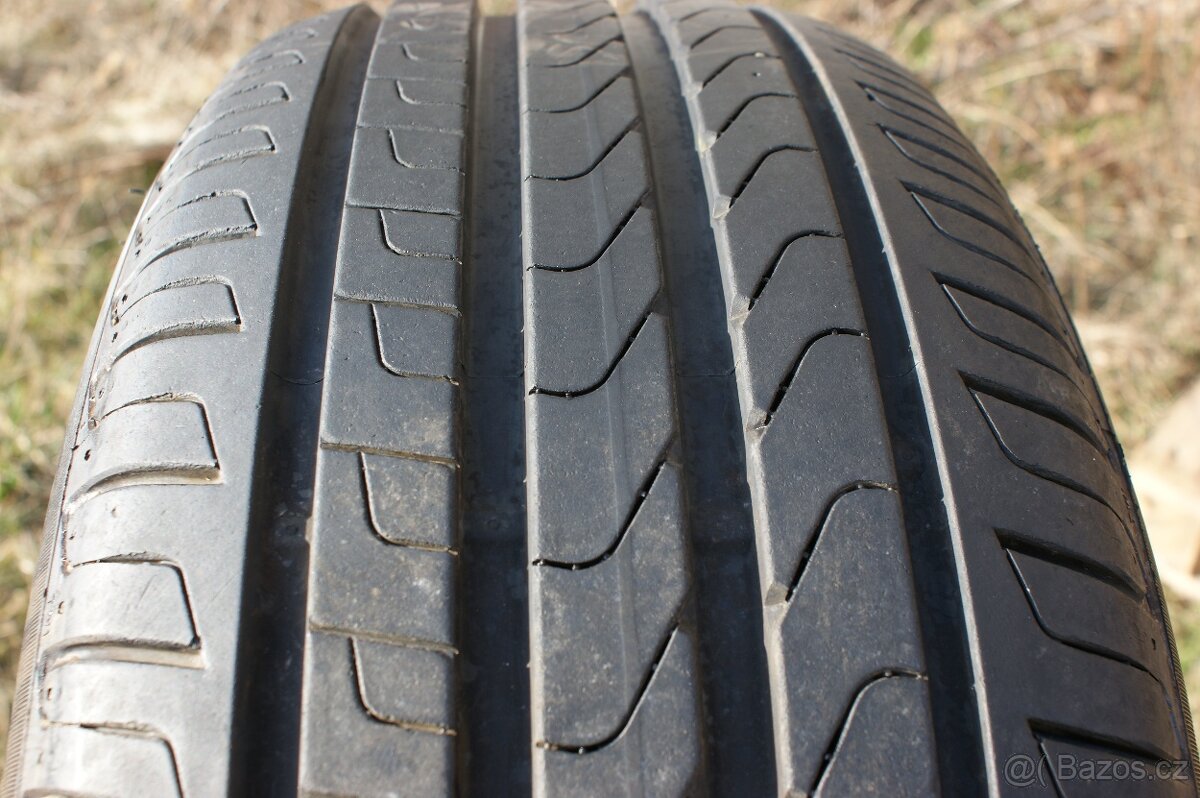 letni pneu dvourozmer 245/45/18 a 275/40/18 pirelli