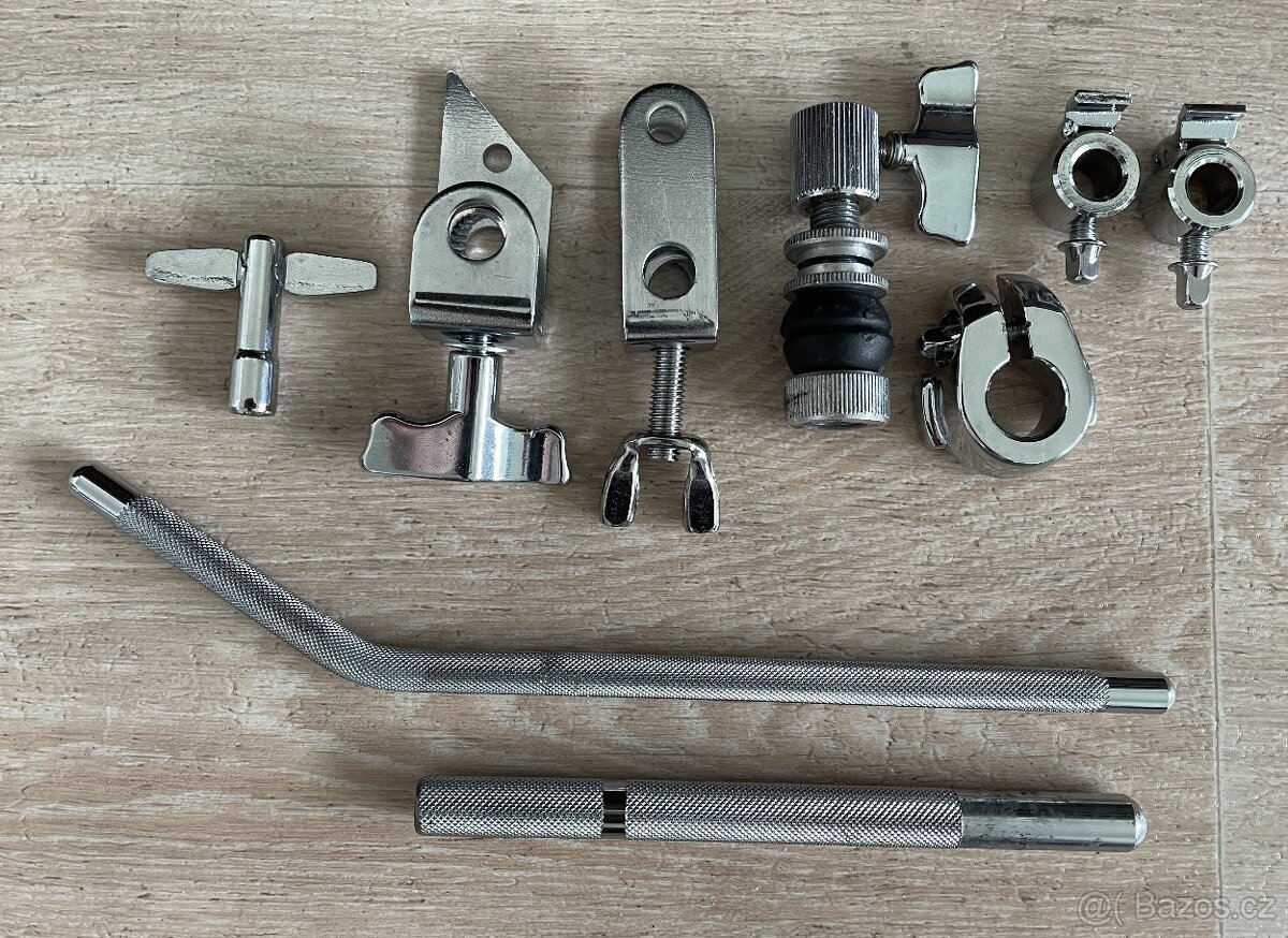 Prodám drobný hardware