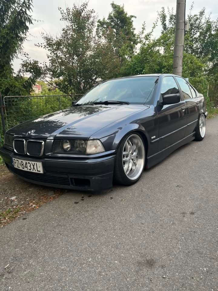BMW E36 320i