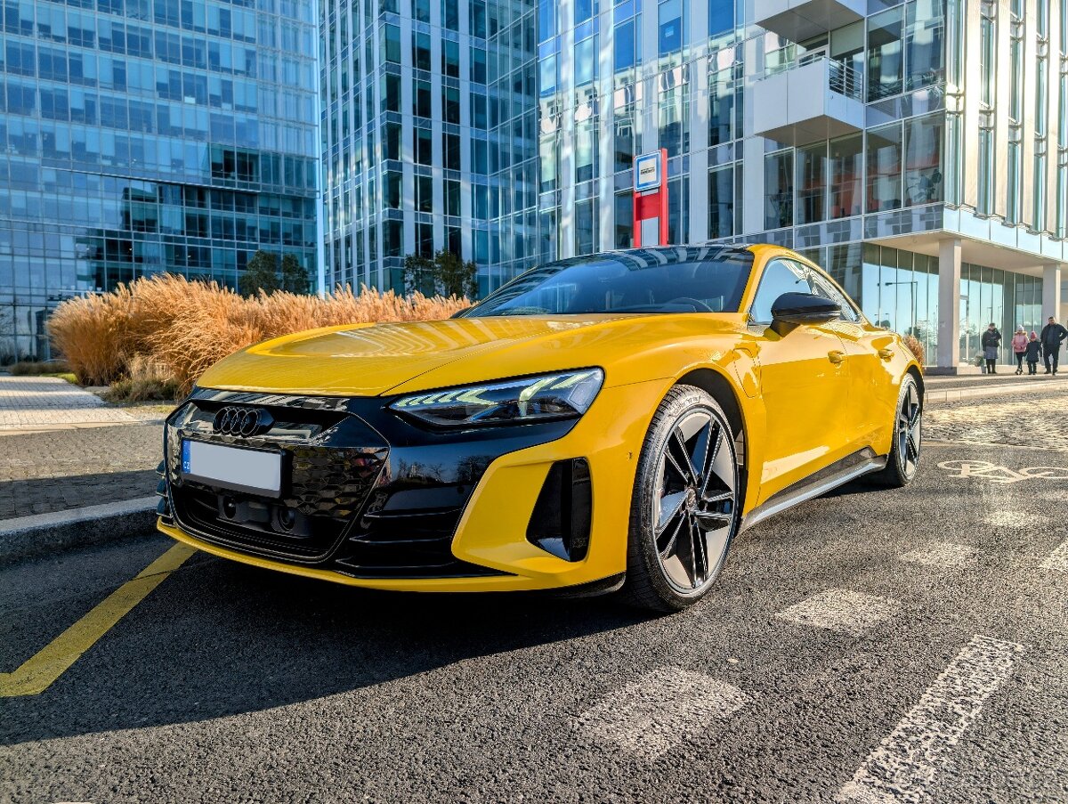 Audi RS e-tron GT, 2022, Exclusive Yellow Carbon/Alc/BO
