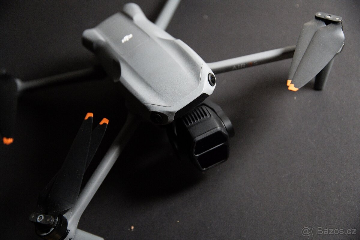 Dron DJI Air 3s