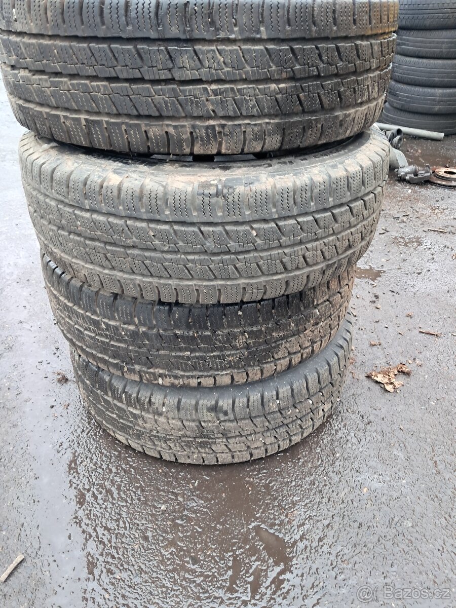195/65r16 C