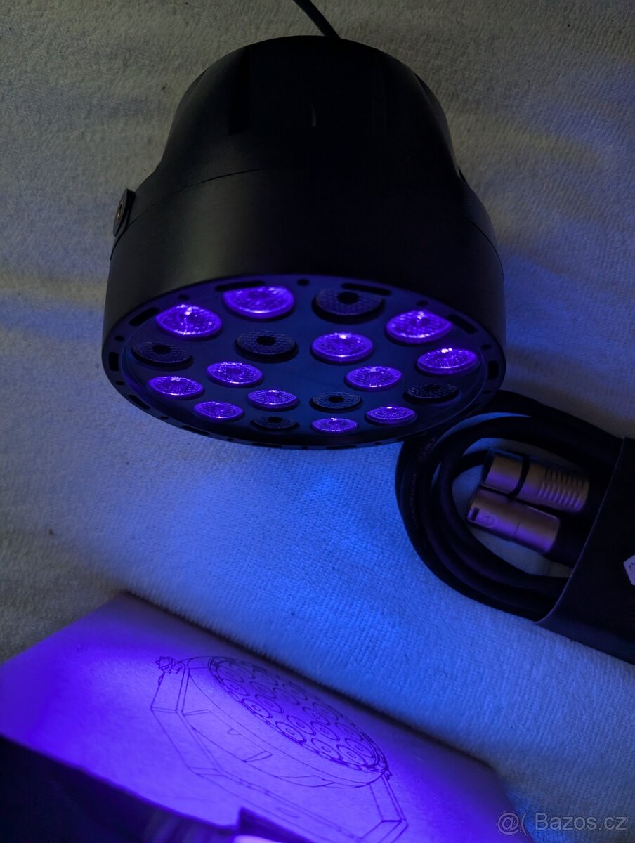 4xRtktoup RGB dobíjecí LED par Light,