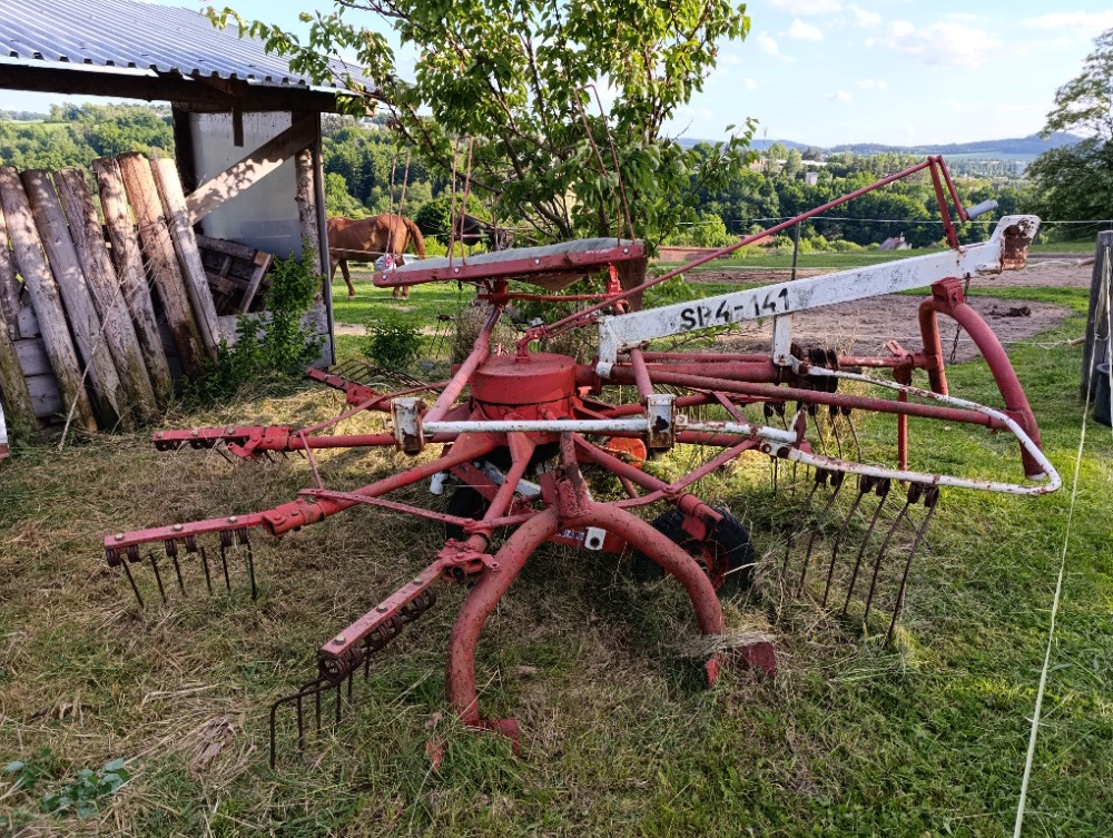 Prodám shrnovač sena SP4