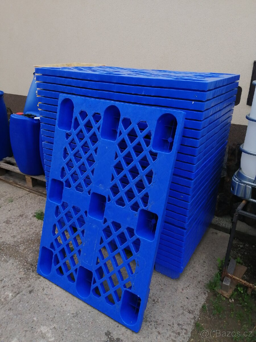 Palety plastové