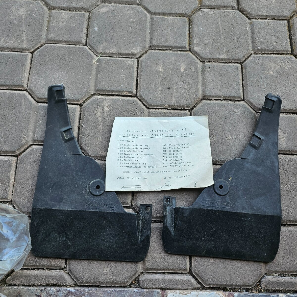 Škoda Favorit / Forman přední zástěrky
