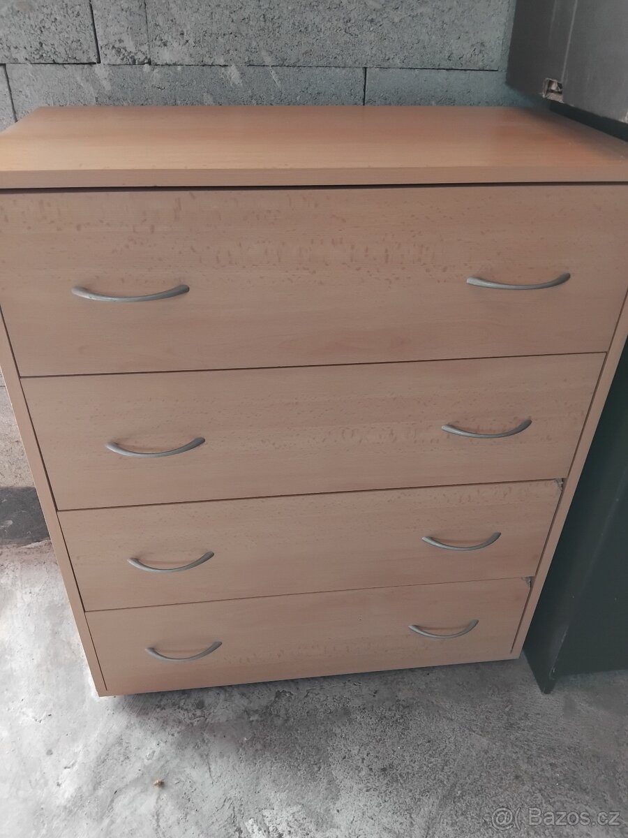 Komoda za 200 Kč