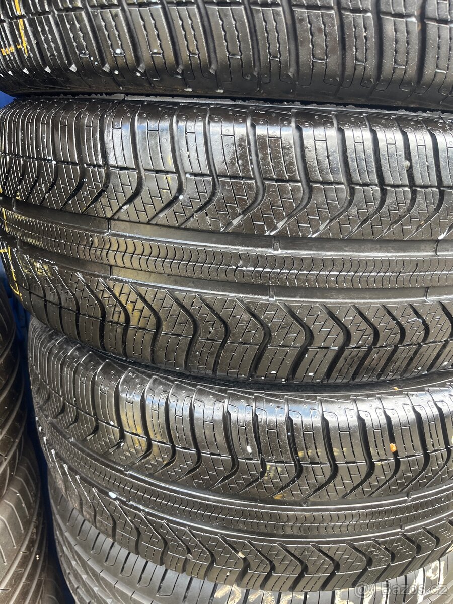 Celoroční pneu 235/55 R18 104V Pirelli ALL Season (4ks)