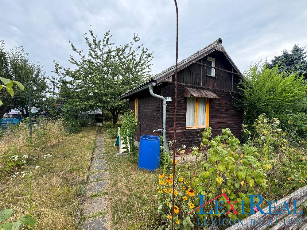 Prodej chaty s pozemkem 300 m2. Zbraslav - Baně