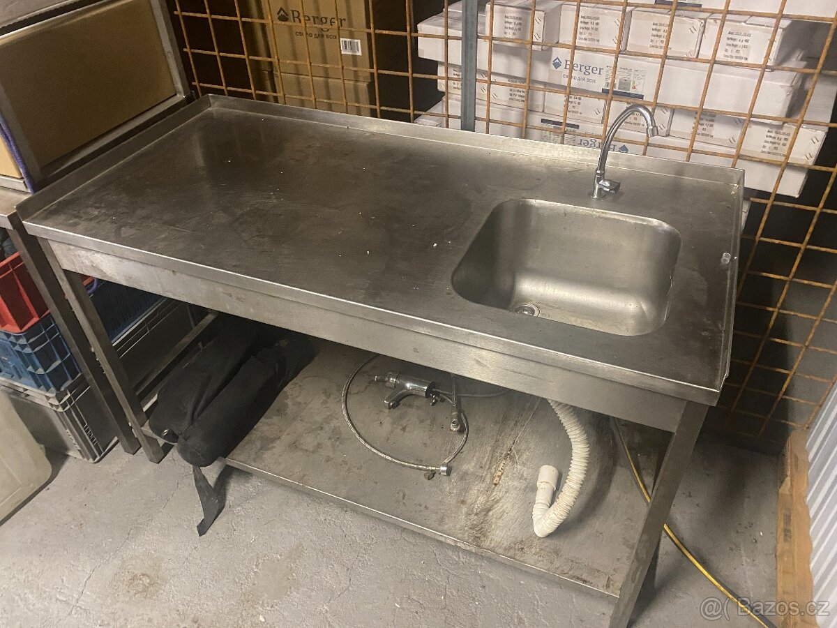 Nerezový stůl s dřezem 150cm x 70cm – profi gastro vybavení