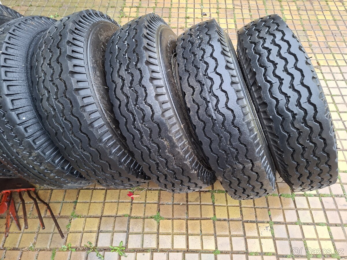 pneu 8,25-15