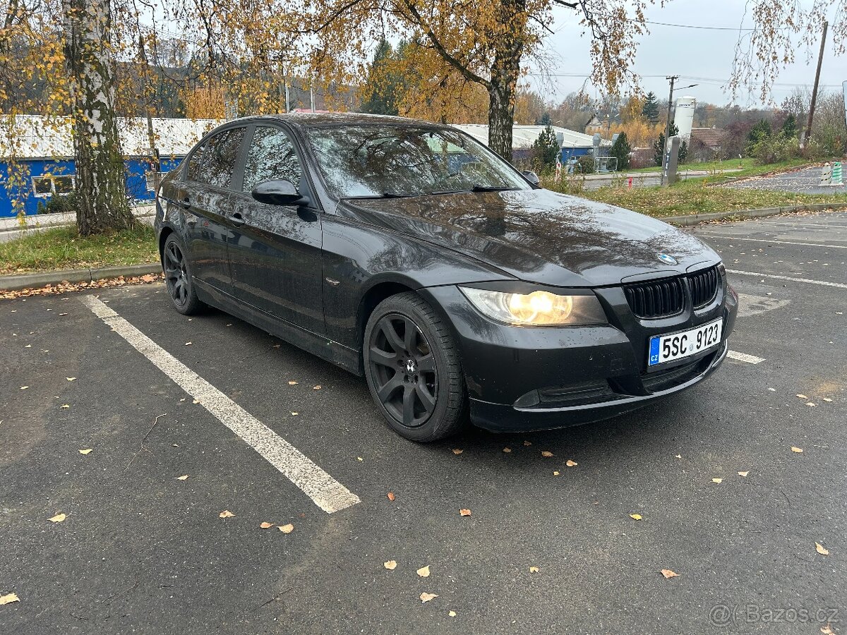 BMW E90 318i