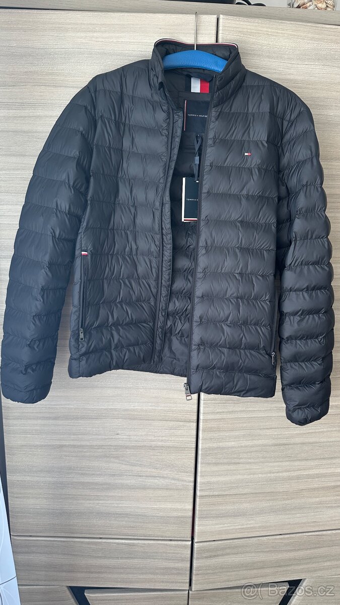 Bunda Tommy  Hilfiger originál vel.S (NOVÁ)
