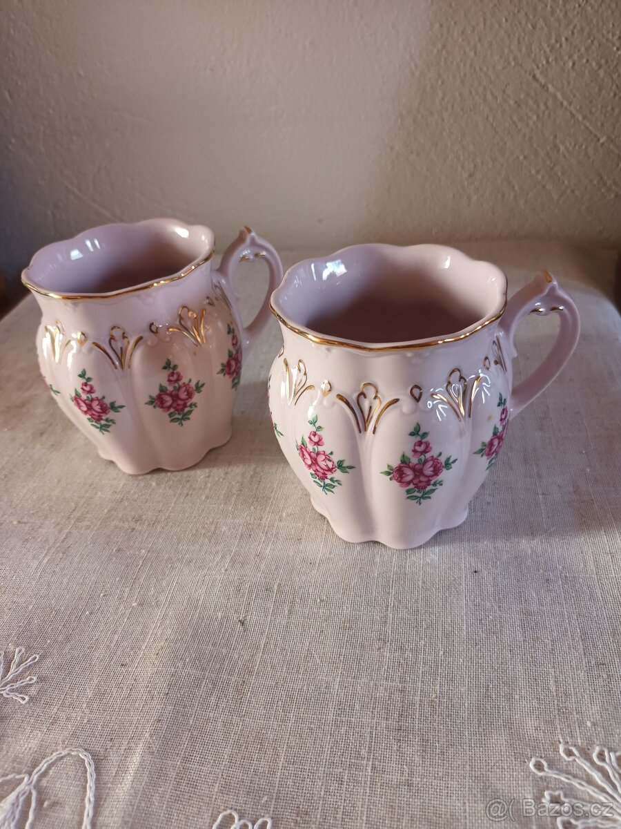 Bucláky z růžového porcelánu