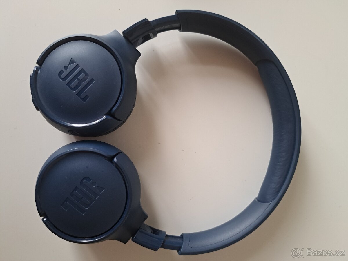 Sluchátka JBL