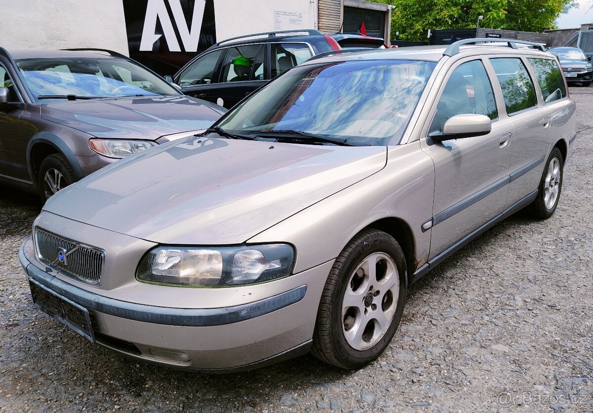 Volvo V70 D5 96/120kw - Náhradní díly