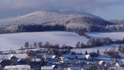Ko.upim pozemek se stodolou