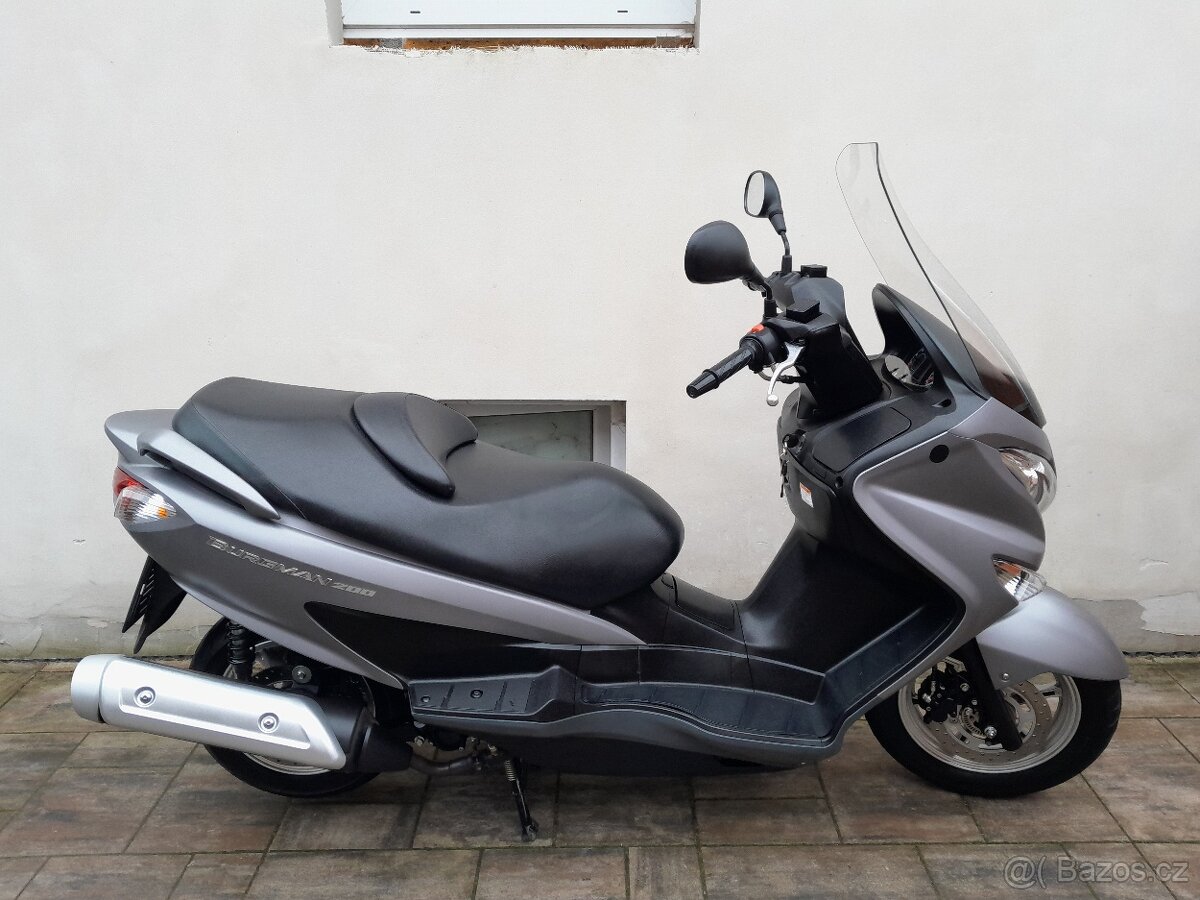 Suzuki Burgman 200i 2016, výborný stav, ZIMNÍ CENA