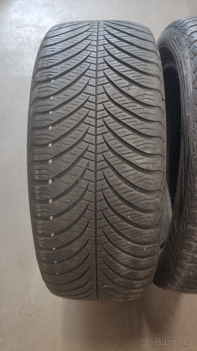 Celorocni pneu 205/55/17