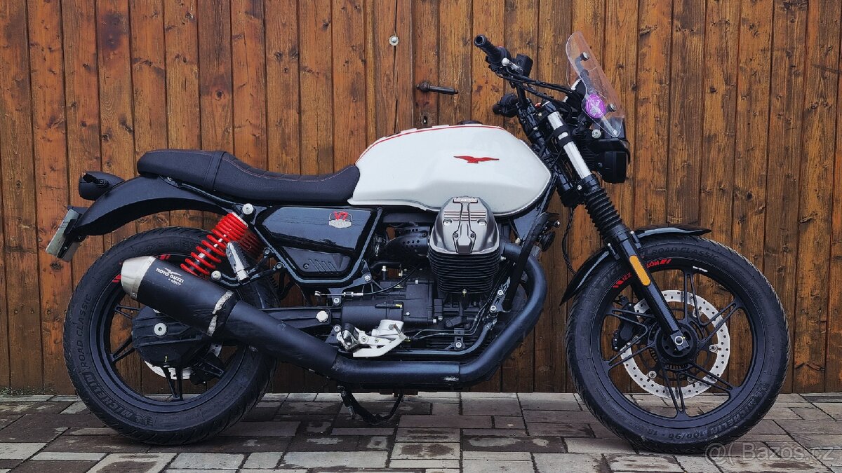 Moto Guzzi V7 STONE 2024