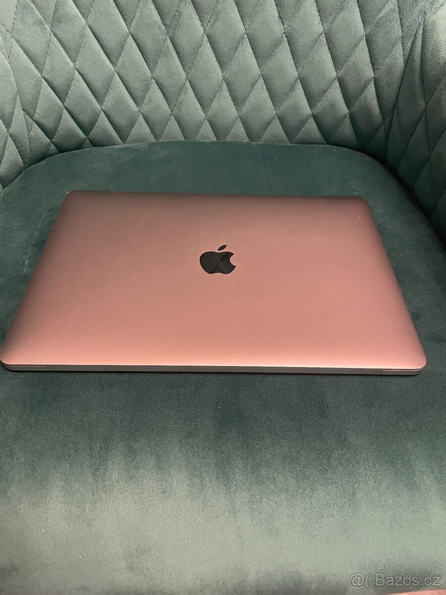 MacBook Pro 13’ Touch Bar Space Gray, i7, rok 2018, 16GB RAM