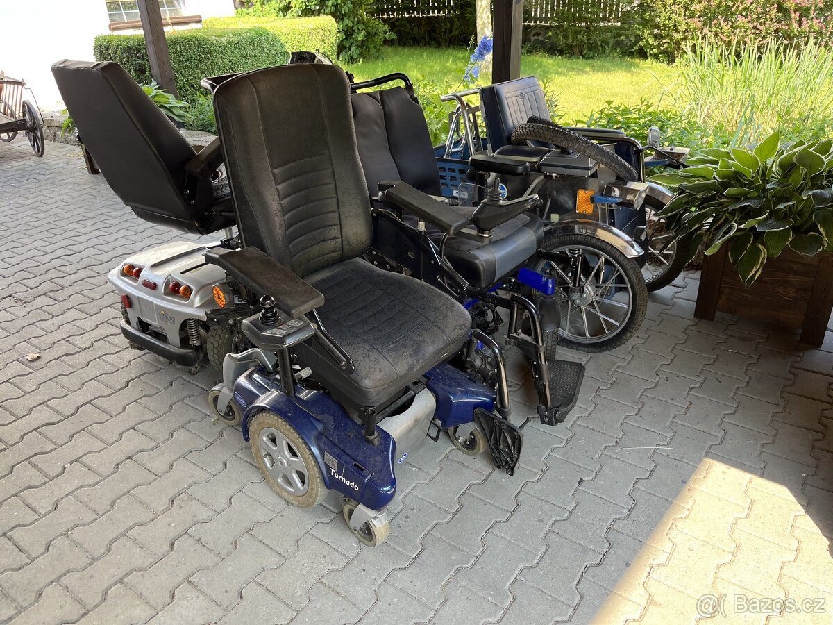 elektrické vozíky a scooter