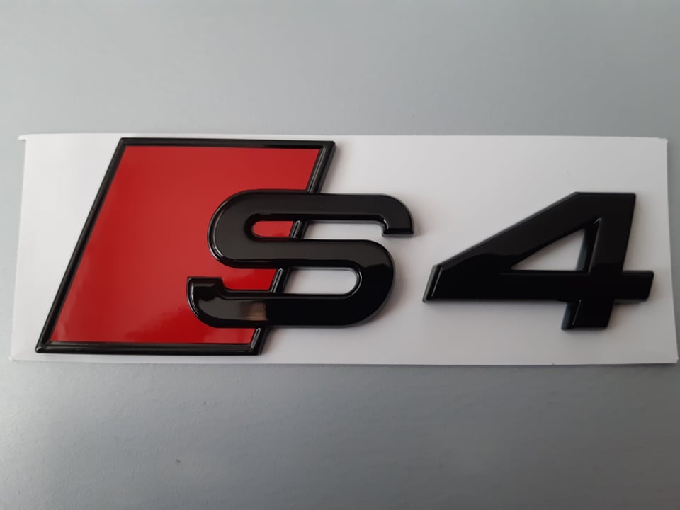 Znak na kufr černý Audi S4