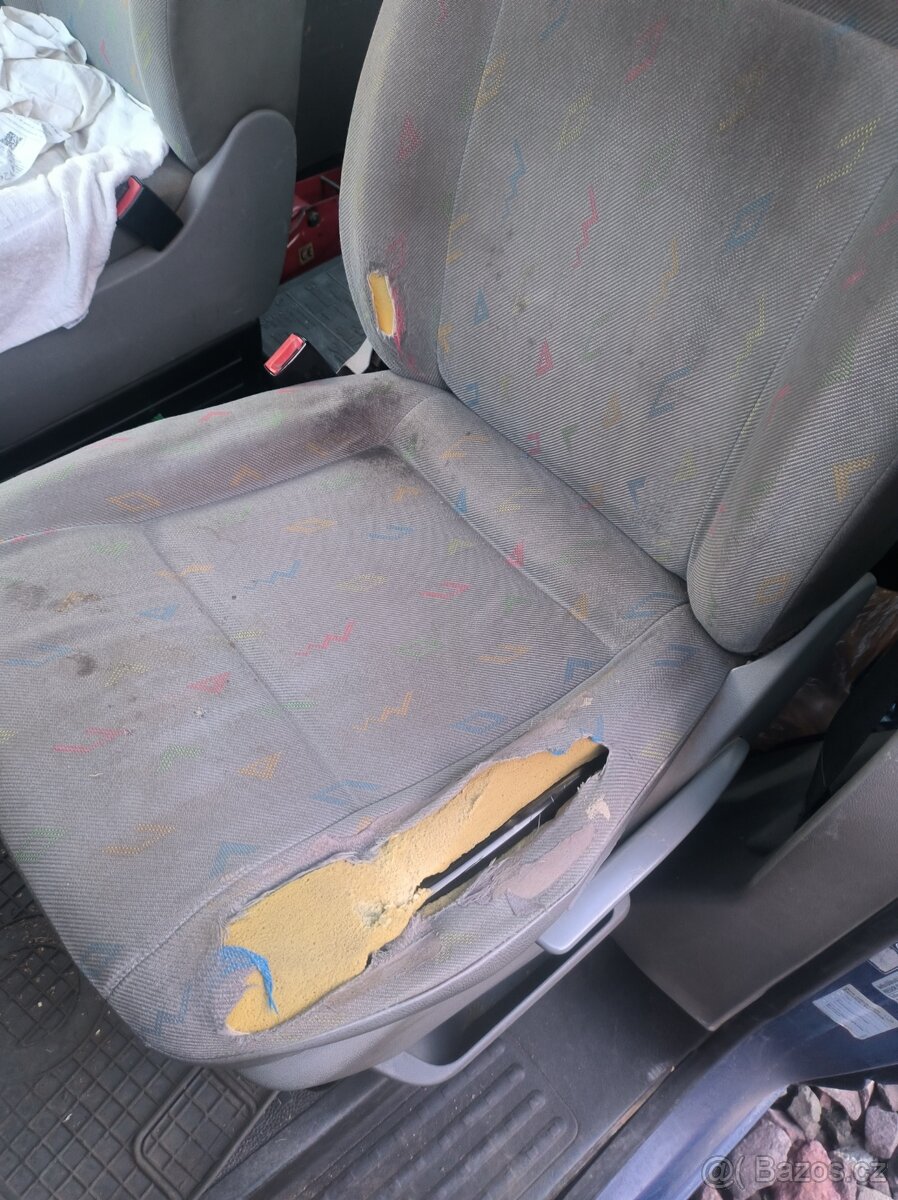 koupím sedačku řidiče transporter T5