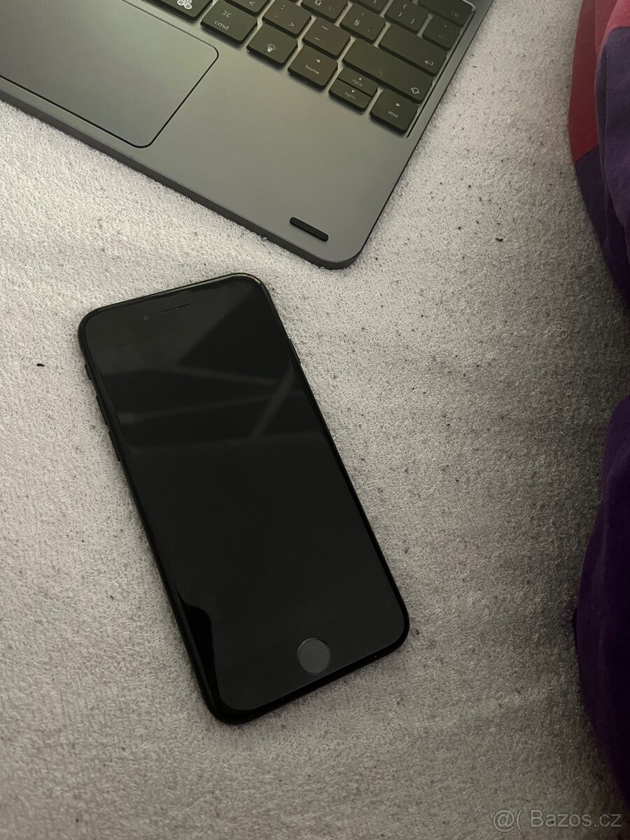 prodam iphone SE
