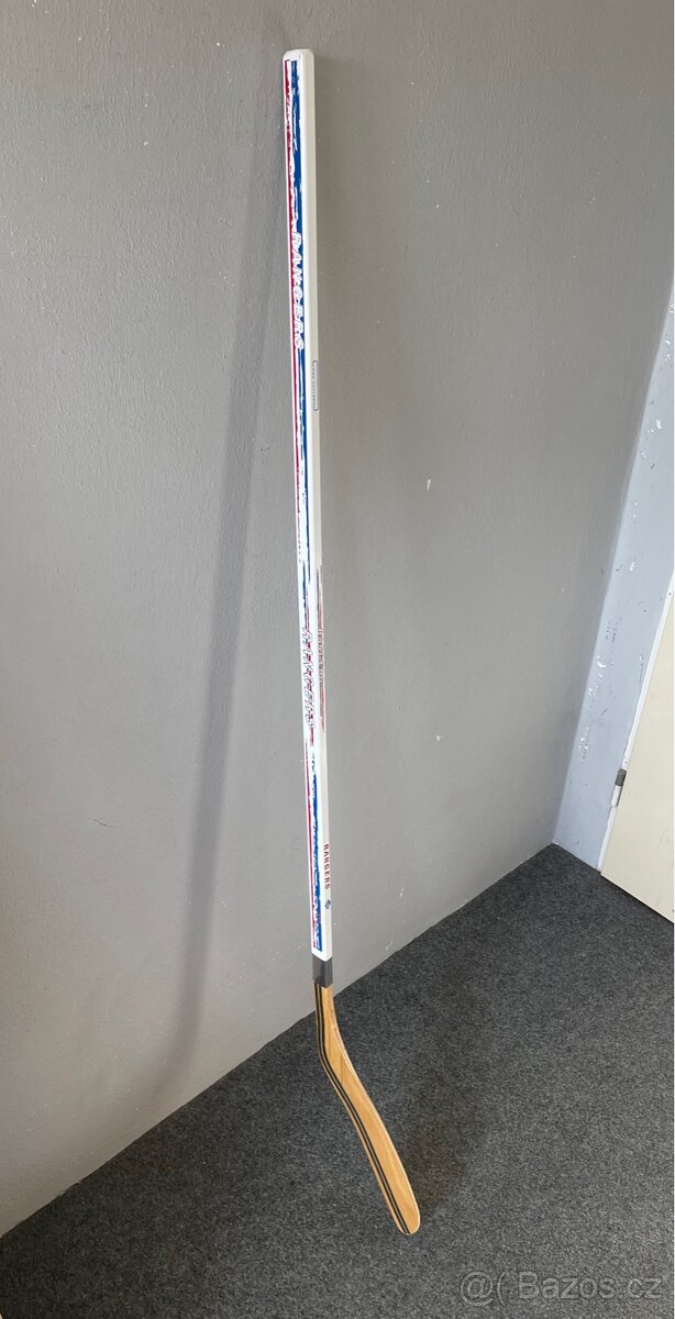 Nové dětské dřevěnolaminátové hokejky RANGERS.