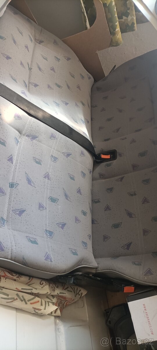 Prodám díly na T4 dveře výklopné šoupačky