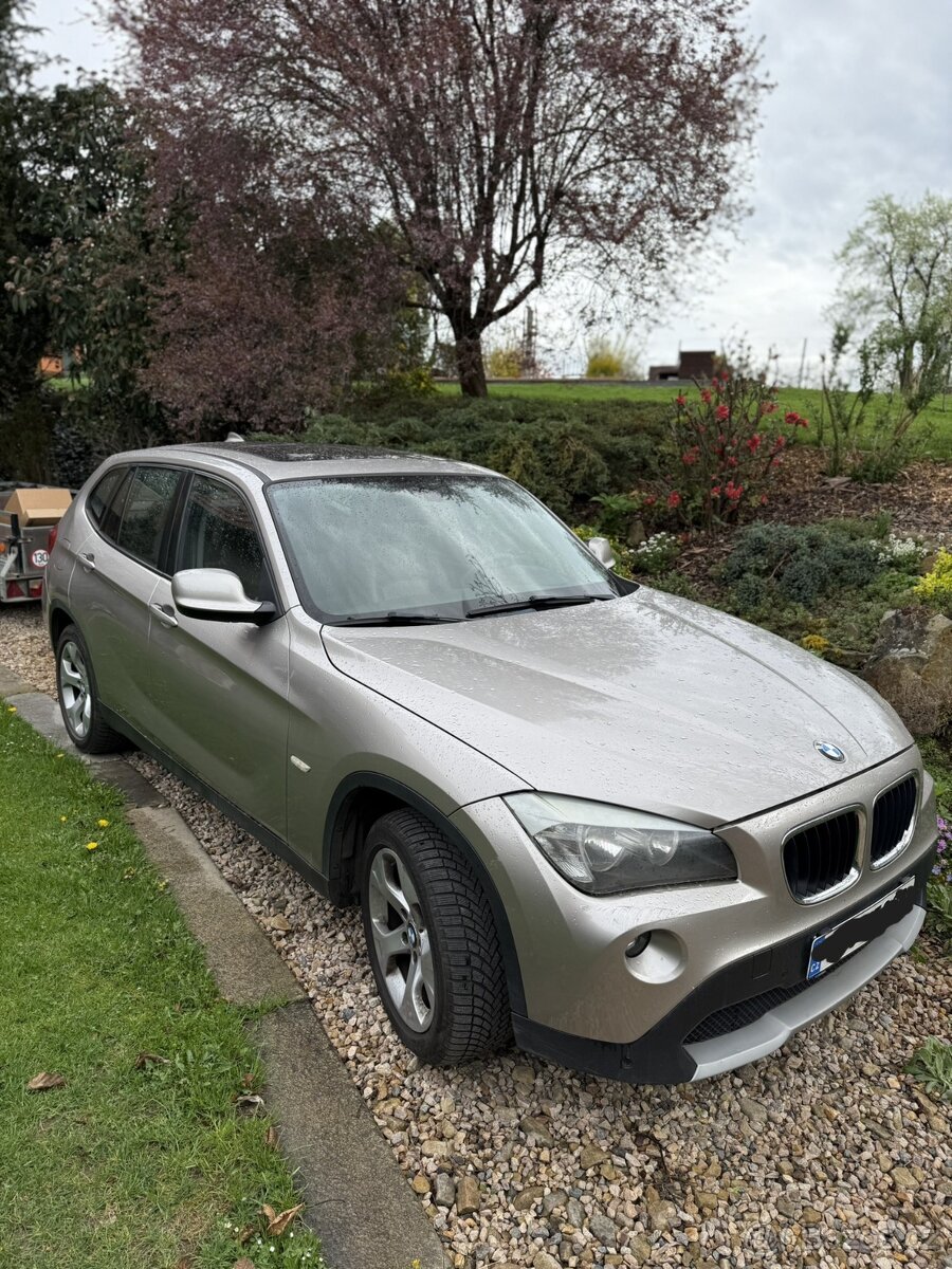 BMW X1, 20d xDrive, tažné, panorama, kůže
