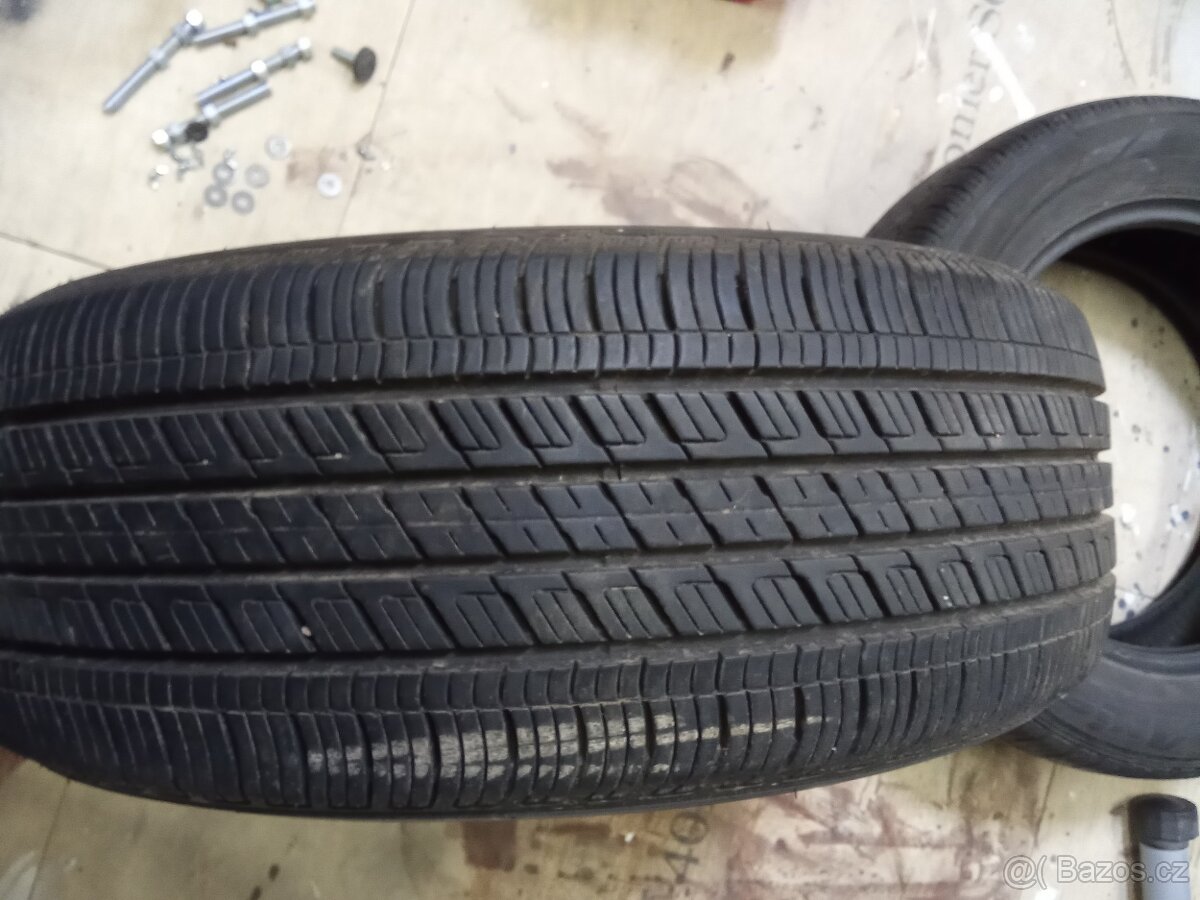 Prodám pneu na SUV
