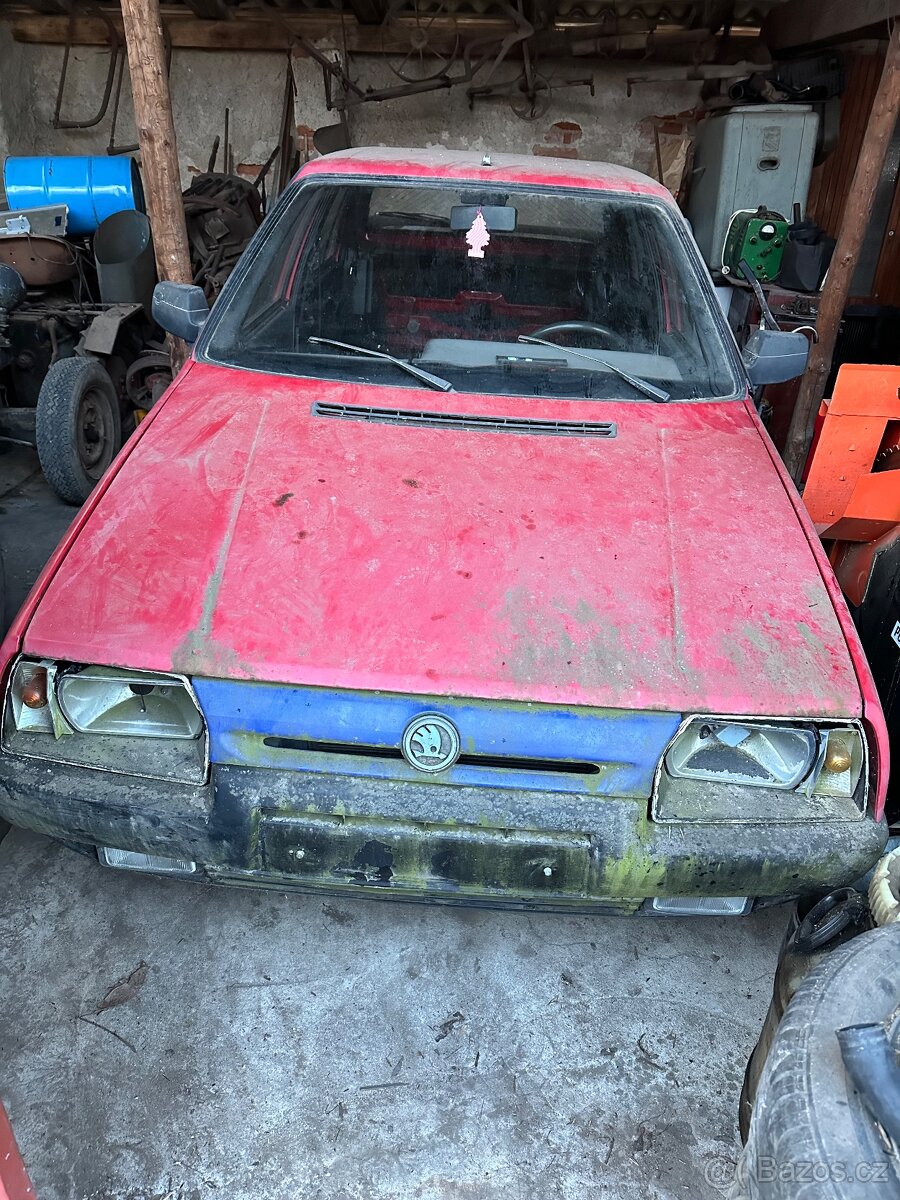 Škoda favorit 135lx na díly