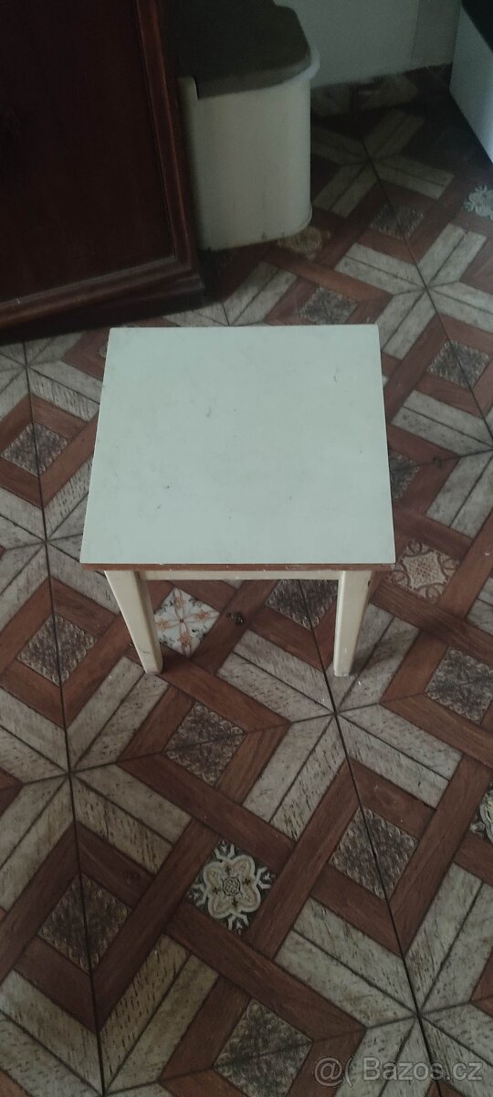 stolek