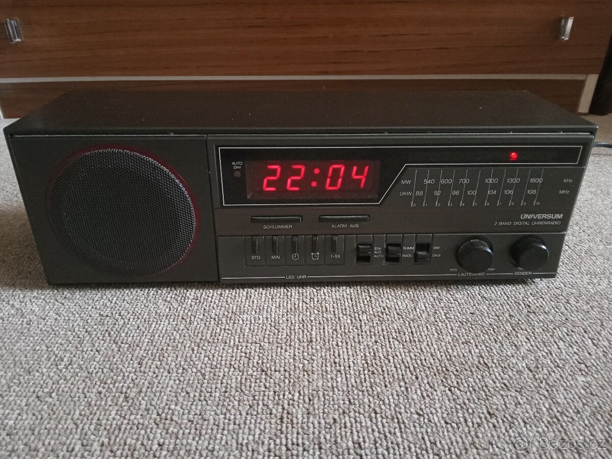 Universum - rádio, hodiny,budik