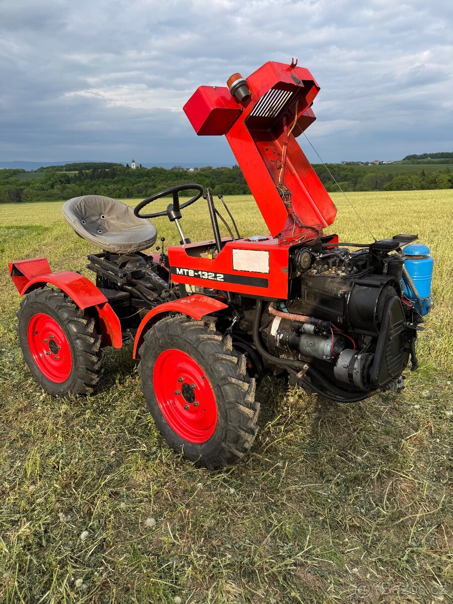 MT8 132.2 - hydraulické řízení