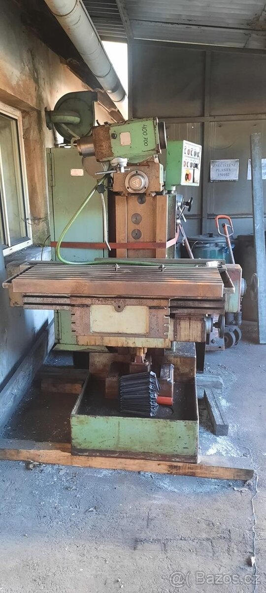 Nástrojářská frézka TOS FN 40
