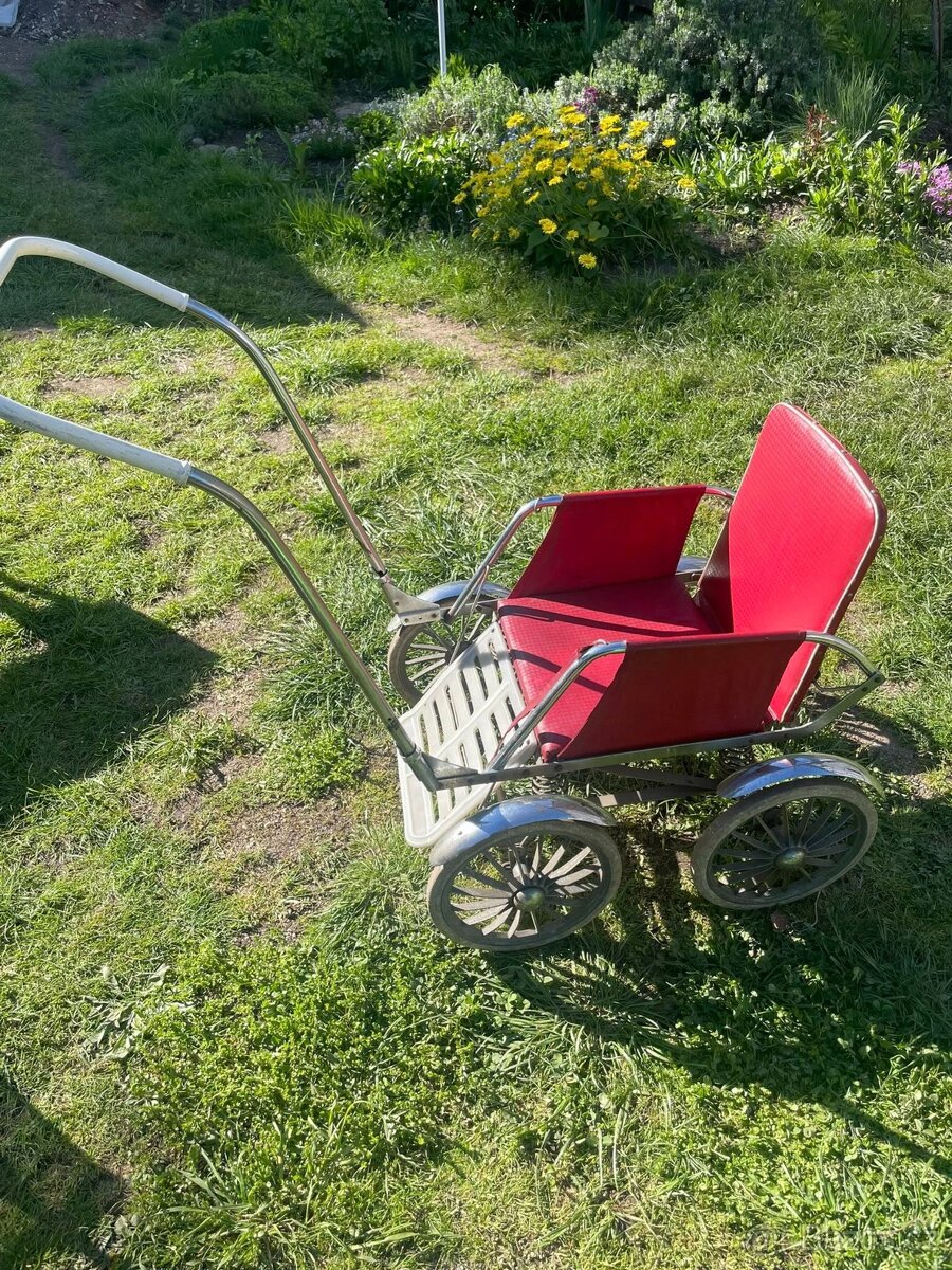 Retro sportovní kočárek TDV