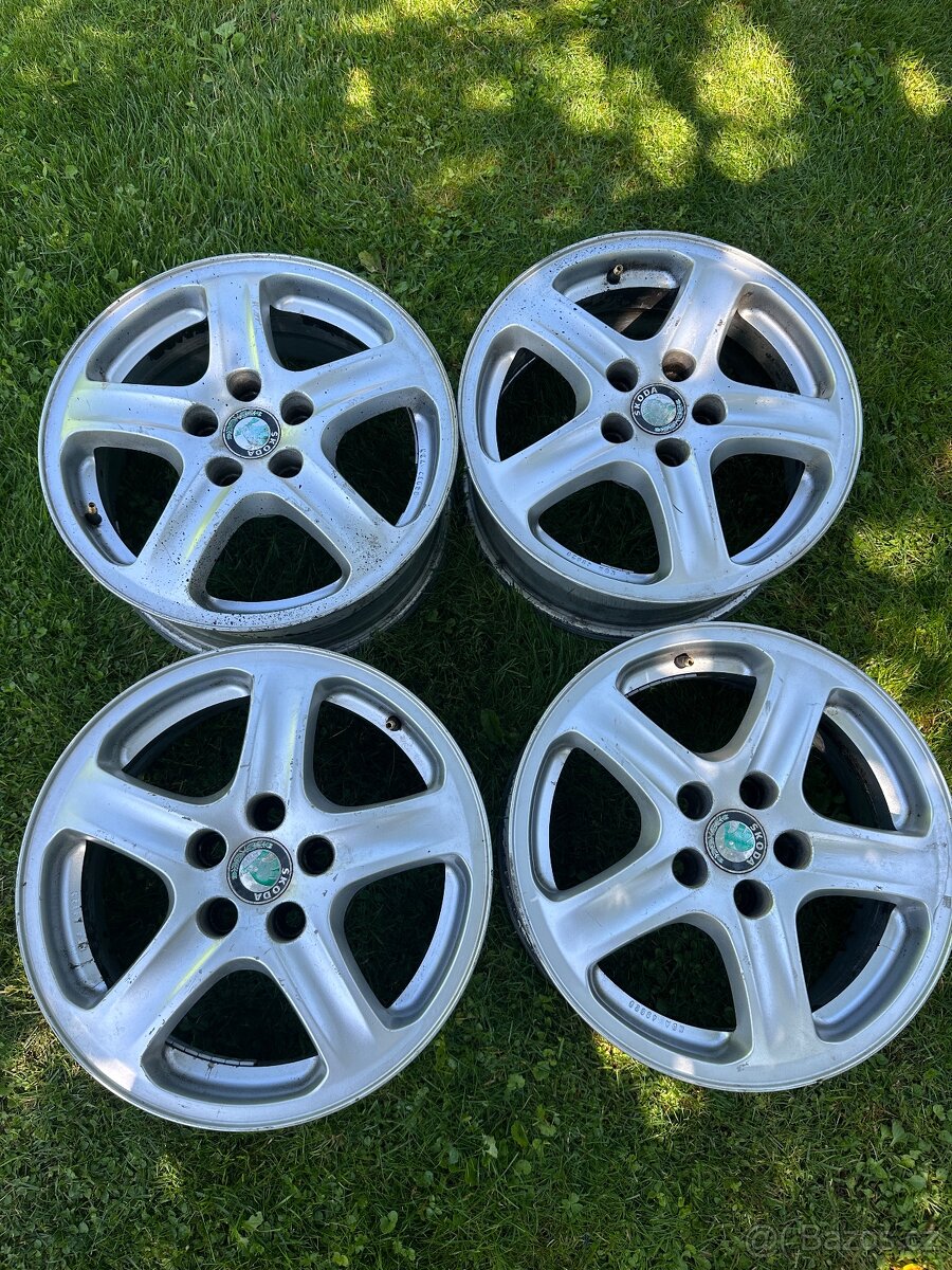 Prodám alu disky škoda octavia 1 5x100 R15