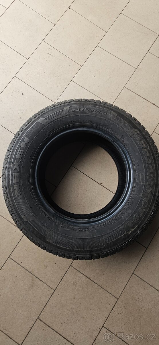 Pneu letní 225/75/16C, Nexen Roadian CT8.