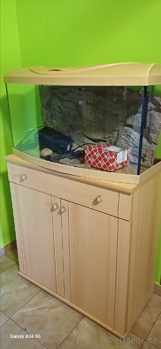 Akvárium a komoda