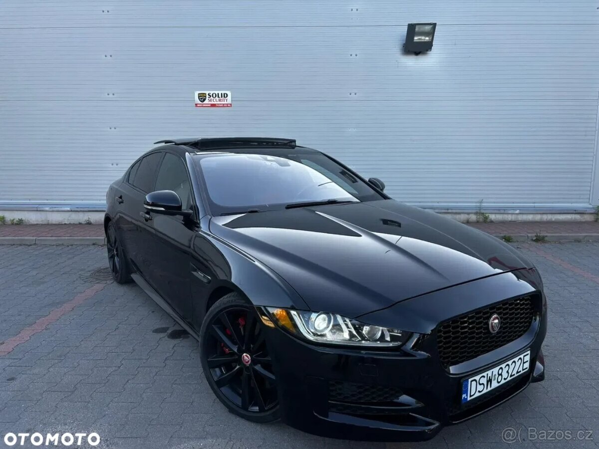 Jaguar XE 30t RWD R-Sport