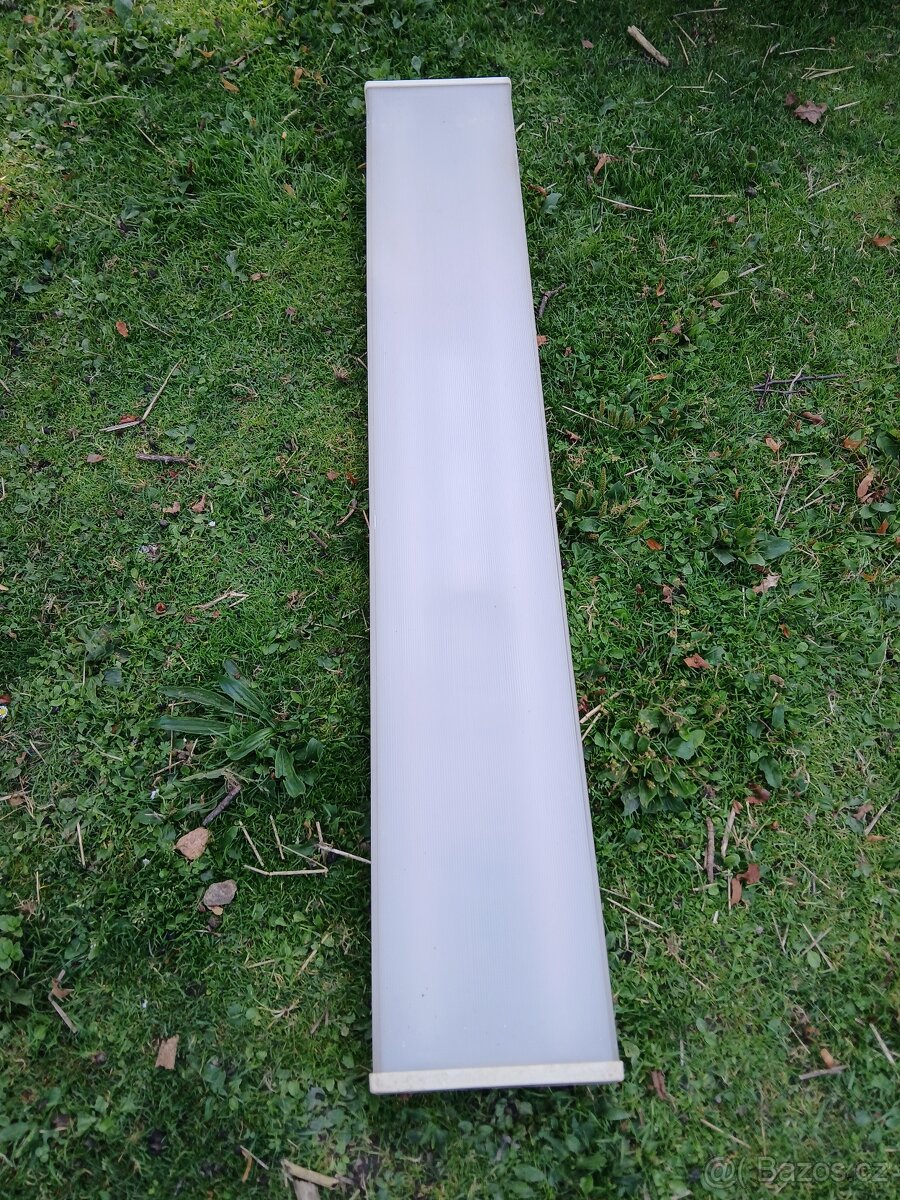 Osvětlovací tělesa na zářivkové trubice