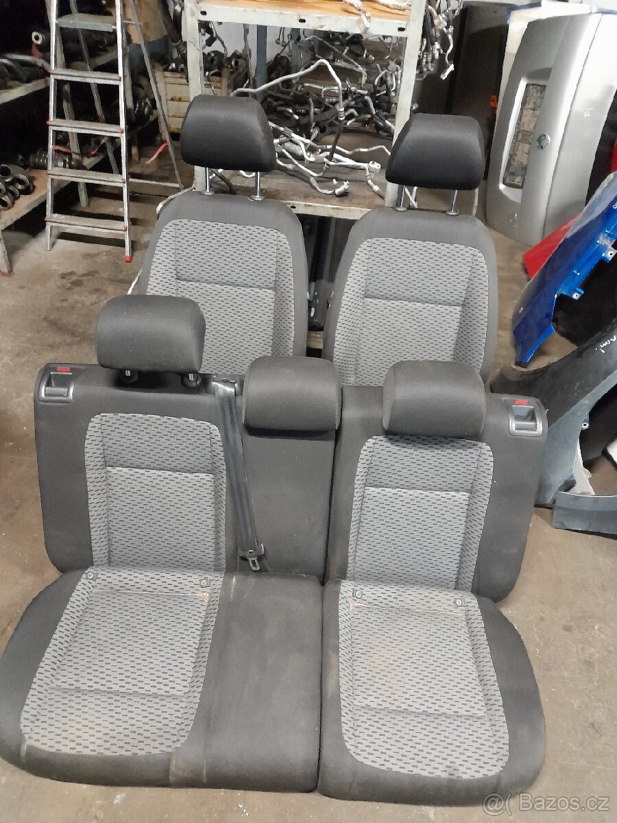 Sedačky škoda Fabia 2