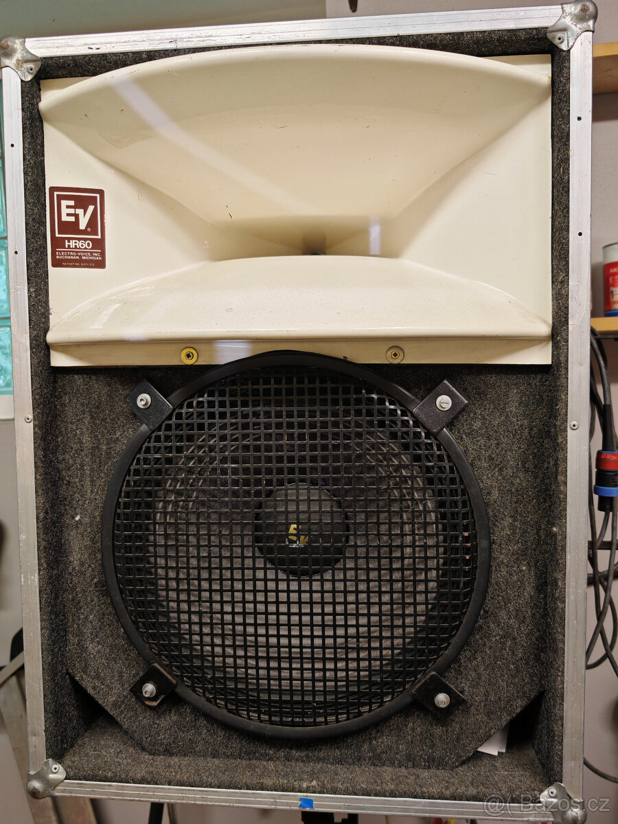 prodám reprodukční bedny Elektro voice