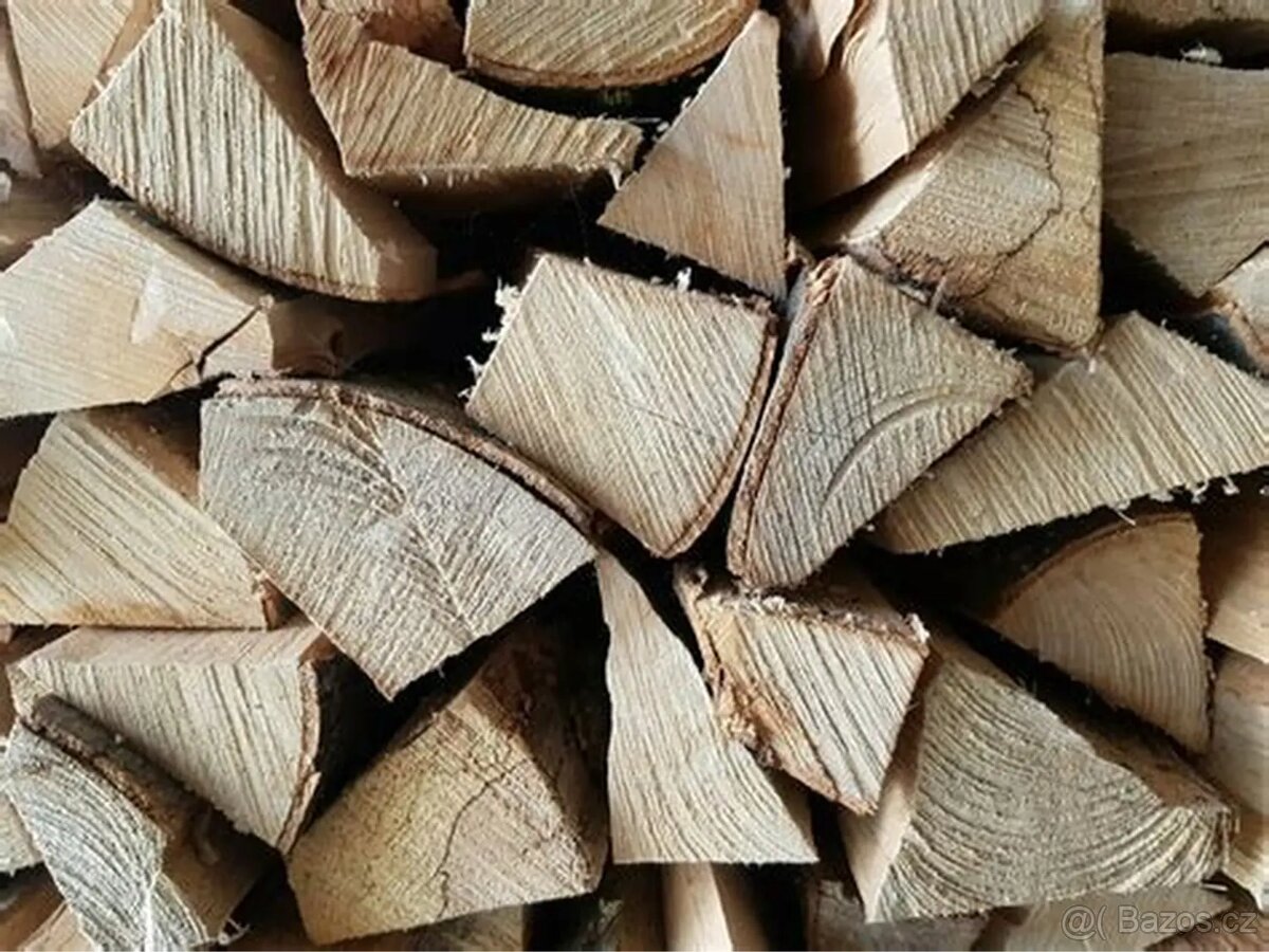 Palivové dřevo akce špalky štípané sypaný m3