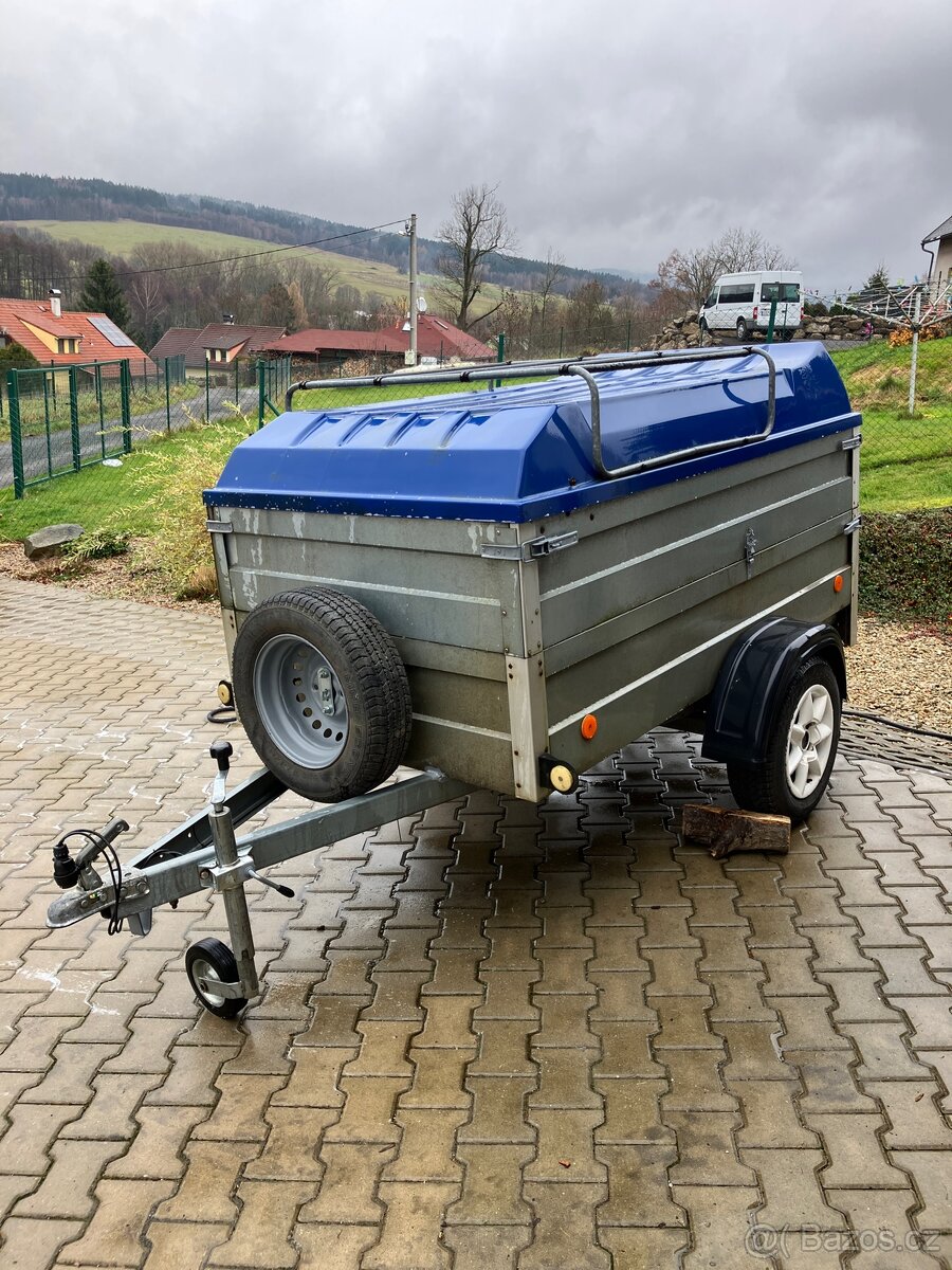 Přívěsný vozík