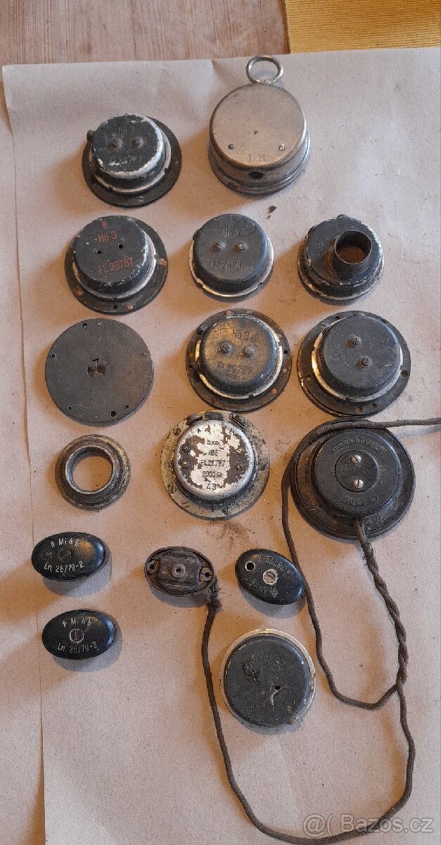 Díly na vojenské telefony nebo vysílačky